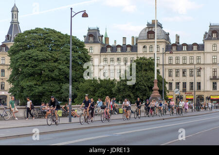 Un gruppo di ciclisti in Copenhagen Foto Stock