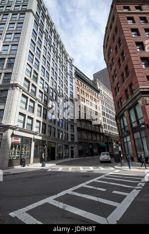 Giunzione di chauncy curvo street ed Essex street nel vecchio quartiere storico di Boston STATI UNITI D'AMERICA Foto Stock