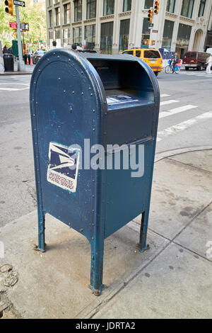 Servizio Postale degli Stati Uniti blue dropbox post box New York City USA Foto Stock