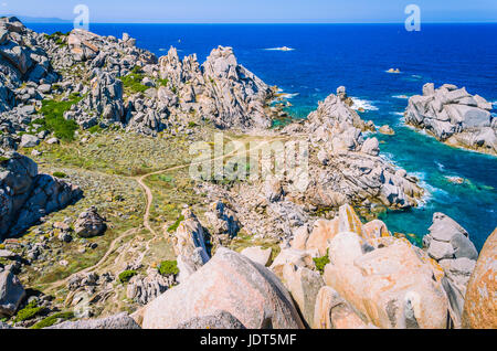 Enormi rocce di granito di formazioni in Capo Testa nel nord Sardegna, Italia. Foto Stock