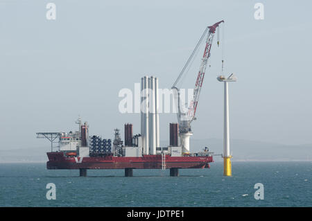 Il MPI scoperta presso il Rampion per centrali eoliche offshore installa un Windturbine Foto Stock