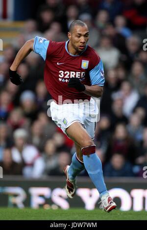 JOHN CAREW Aston Villa FC VILLA PARK Birmingham Inghilterra 26 Gennaio 2008 Foto Stock