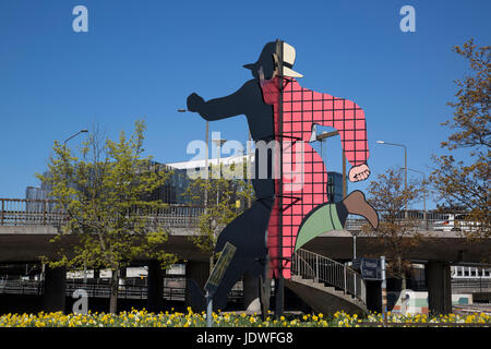 Signor Walker scultura moderna da Hafstrom a giunzione Tegelbacken Stoccolma, Svezia Foto Stock