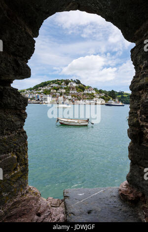 Vista verso Kingswear da Bayard's Cove Fort, Dartmouth, Devon Foto Stock