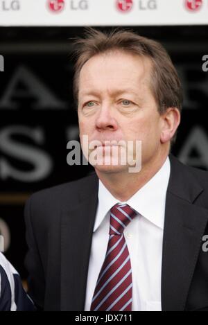 ALAN CURBISHLEY West Ham United FC MANAGER Craven Cottage Londra Inghilterra 23 Febbraio 2008 Foto Stock