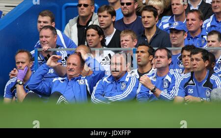 LUIZ FELIPE SCOLARI & PANCHINA CHELSEA MANAGER Stamford Bridge London Inghilterra 17 Agosto 2008 Foto Stock