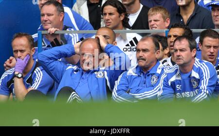 LUIZ FELIPE SCOLARI & PANCHINA CHELSEA MANAGER Stamford Bridge London Inghilterra 17 Agosto 2008 Foto Stock