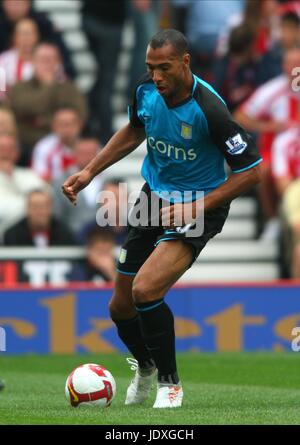 JOHN CAREW Aston Villa FC BRITAINNIA STADIUM STOKE INGHILTERRA 23 Agosto 2008 Foto Stock