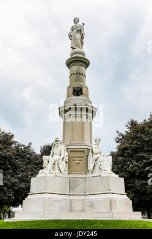 Gettysburg, Stati Uniti d'America - 24 Maggio 2017: Cimitero Nazionale di Gettysburg battlefield park con il primo piano della grande scultura Foto Stock