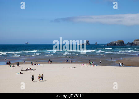 Spiaggia, villaggio di Cannon Beach, Oregon, Stati Uniti d'America, America Foto Stock
