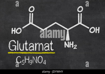 Schiefertafel mit der chemischen Formel von Glutamat Foto Stock