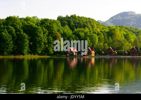 Vista sul grande lago per il riposo e la pesca, Ucraina Foto Stock