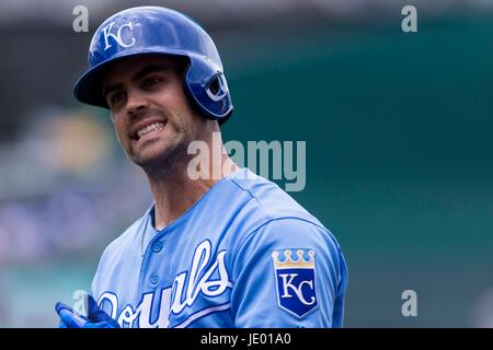 Kansas City, MO, Stati Uniti d'America. Il 21 giugno, 2017. Whit Merrifield #15 dei Kansas City Royals reagisce ad essere contrassegnati fuori da Boston Red Sox durante il gioco presso Kauffman Stadium di Kansas City, MO. Kyle Rivas/Cal Sport Media/Alamy Live News Foto Stock