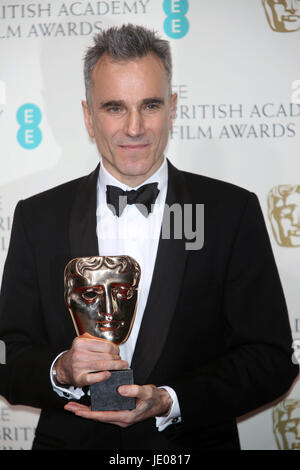 London, Regno Unito di Gran Bretagna e Irlanda del Nord. 10 Febbraio, 2013. Miglior attore vincitore Daniel il giorno Lewis pone nella sala stampa del EE British Academy Film Awards presso la Royal Opera House di Londra, Inghilterra, il 10 febbraio 2013. Foto: Hubert Boesl | in tutto il mondo di utilizzo/dpa/Alamy Live News Foto Stock