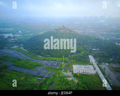 Giugno 22, 2017 - Nanton, Nanton, Cina - Nantong, Cina-giugno 2017: (solo uso editoriale. Cina fuori) ..La Scenic Area della montagna di lupo in Nantong, est della Cina. (Credito Immagine: © SIPA Asia via ZUMA filo) Foto Stock