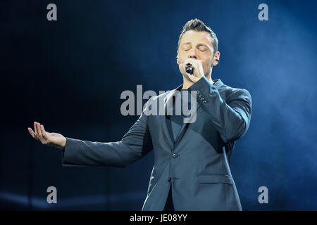 Torino, Ita. Il 21 giugno, 2017. Torino, cantante italiano Tiziano Ferro eseguita dal vivo presso lo Stadio Olimpico, con il suo "la vita della Vita Tour'. Un Concerto/spettacolo pieno di energia, luci, calore, dove tutto ha il colossale gusto! Credito: IPA/Alamy Live News Foto Stock