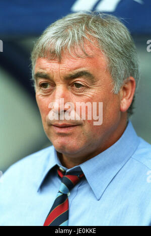 STAN TERNENT BURNLEY FC MANAGER Reebok Stadium Bolton Inghilterra 12 Agosto 2000 Foto Stock