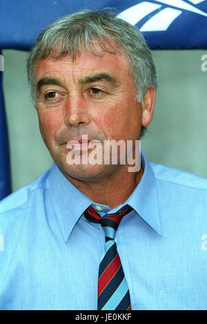 STAN TERNENT BURNLEY FC MANAGER Reebok Stadium Bolton Inghilterra 12 Agosto 2000 Foto Stock