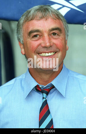 STAN TERNENT BURNLEY FC MANAGER Reebok Stadium Bolton Inghilterra 12 Agosto 2000 Foto Stock