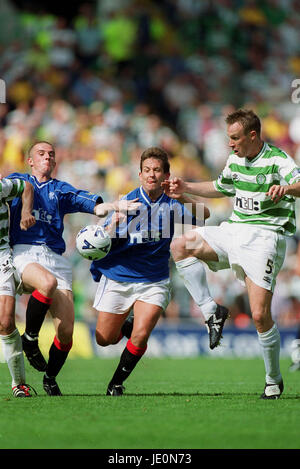 DODDS FERGUSSON & VALGAEREN CELTIC V RANGERS GLASGOW PARK testa 27 Agosto 2000 Foto Stock