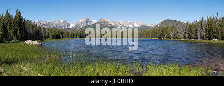 Bierstadt Lago Rocky Mountain National Park Panorama all'inizio dell'estate. Foto Stock