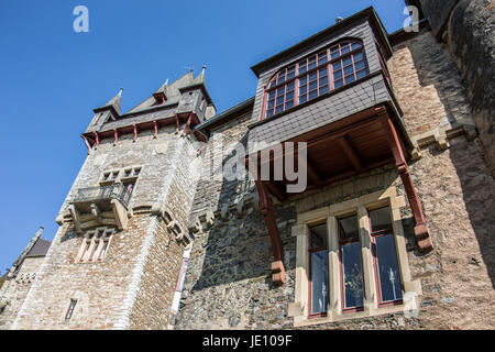 Gut erhaltene Festung an der Lahn Foto Stock