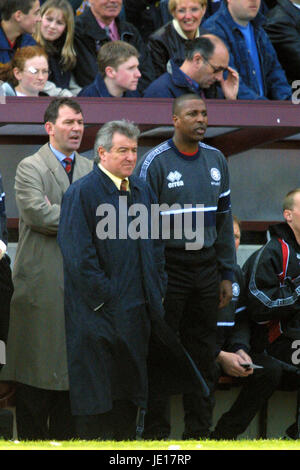 BRYAN ROBSON VENABLES ANDERSON MIDDLESBROUGH FC MANAGEMENT 05 Maggio 2001 Foto Stock