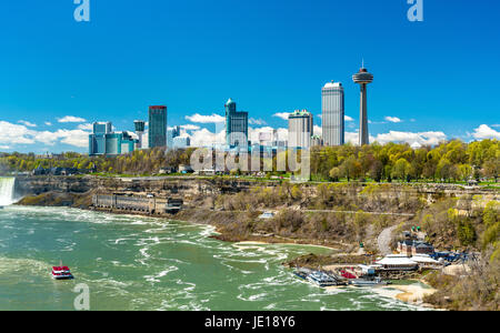 Skyline di Niagara Falls città in Canada Foto Stock