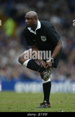 URIAH RENNIE arbitro di calcio del Liverpool Goodison Park 17 Febbraio 2002 Foto Stock