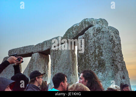 Stonehenge Solstizio d'estate Tour Sunrise 21 Giugno 2042 Foto Stock