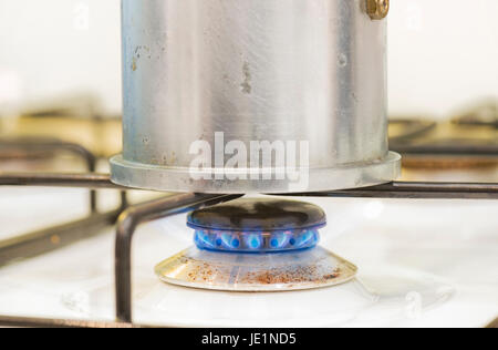 Pot del caffè sul fornello a fuoco Foto Stock