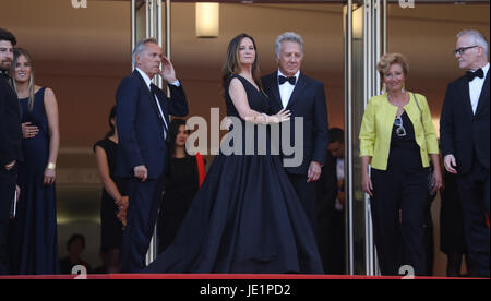 Settantesimo annuale di Cannes Film Festival - 'Come parlare con le ragazze a parti" - Premiere con: Dustin Hoffman, Lisa Gottsegen, Emma Thompson dove: Cannes, Regno Unito quando: 22 maggio 2017 Credit: John Rainford/WENN.com Foto Stock