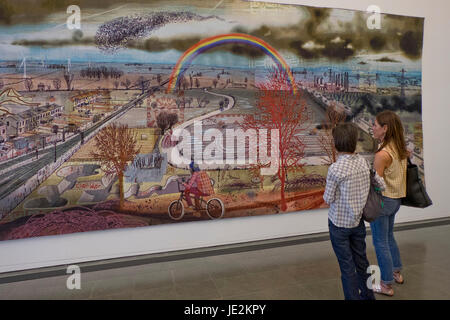 I visitatori del Grayson Perry mostra alla Serpentine Gallery di Londra,l'Inghilterra,UK Foto Stock