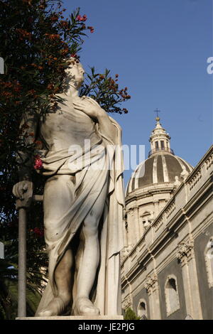 Il Dom Sant Agata presso la Piazza del Duomo nel centro storico di Catania in Sicilia nel sud Italia in Europa. Foto Stock