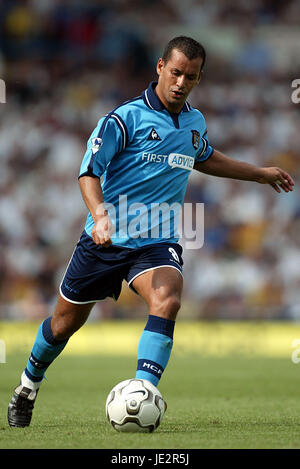 ALI BENARBIA Manchester City FC ELLAND ROAD LEEDS 17 Agosto 2002 Foto Stock