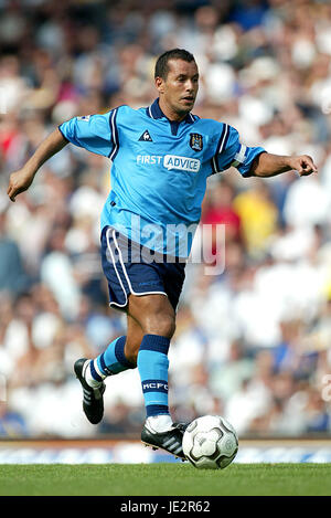 ALI BENARBIA Manchester City FC ELLAND ROAD LEEDS 17 Agosto 2002 Foto Stock