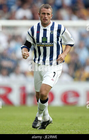 RONNIE WALLWORK West Bromwich Albion FC THE HAWTHORNS WEST BROMICH 24 Agosto 2002 Foto Stock