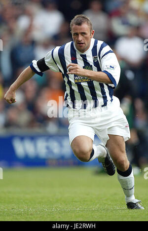 RONNIE WALLWORK West Bromwich Albion FC THE HAWTHORNS WEST BROMICH 24 Agosto 2002 Foto Stock