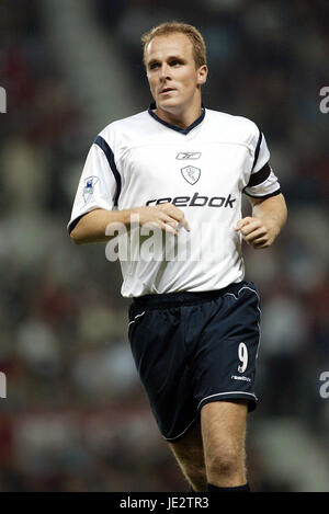 HENRIK PEDERSEN Bolton Wanderers FC OLD TRAFFORD MANCESTER 11 Settembre 2002 Foto Stock