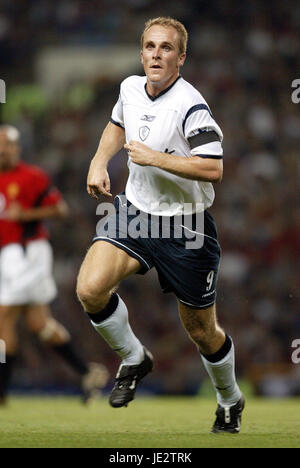 HENRIK PEDERSEN Bolton Wanderers FC OLD TRAFFORD MANCESTER 11 Settembre 2002 Foto Stock