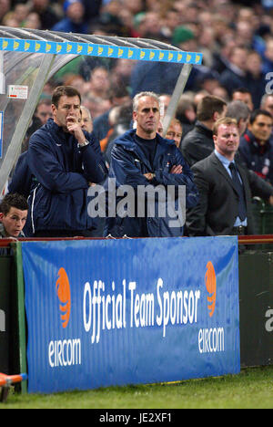 MICK MCCARTHY REPUBBLICA DI IRLANDA MANAGER LANSDOWNE ROAD DUBLIN 16 Ottobre 2002 Foto Stock