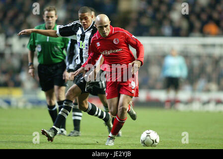 MASSIMO MACCARONE & JENAS NEWCASTLE UTD V MIDDLESBROUGH St James Park Newcastle 04 Novembre 2002 Foto Stock