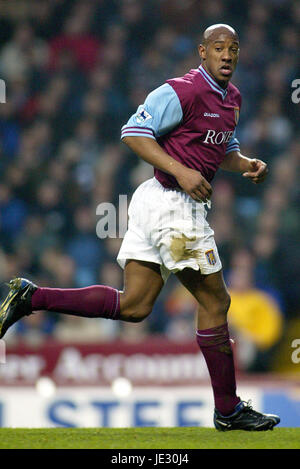 DION DUBLIN Aston Villa FC VILLA PARK BIRMINGHAM 14 Dicembre 2002 Foto Stock