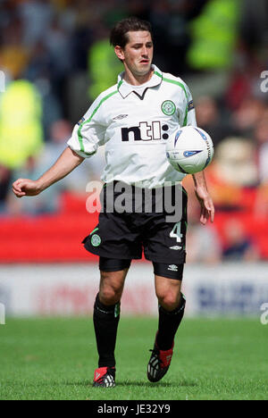 JACKIE MCNAMARA Glasgow Celtic FC FIRHILL STADIUM GLASGOW Scozia 24 Agosto 2002 Foto Stock