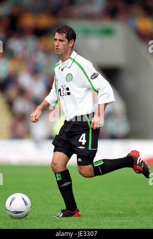 JACKIE MCNAMARA Glasgow Celtic FC FIRHILL STADIUM GLASGOW Scozia 24 Agosto 2002 Foto Stock