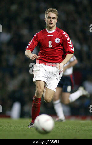 JESPER GRONKJAER DANIMARCA & Chelsea FC OLD TRAFFORD Manchester Inghilterra 16 Novembre 2003 Foto Stock