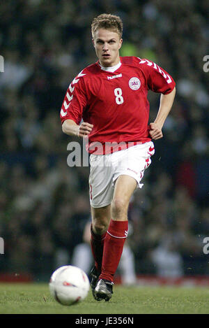 JESPER GRONKJAER DANIMARCA & Chelsea FC OLD TRAFFORD Manchester Inghilterra 16 Novembre 2003 Foto Stock