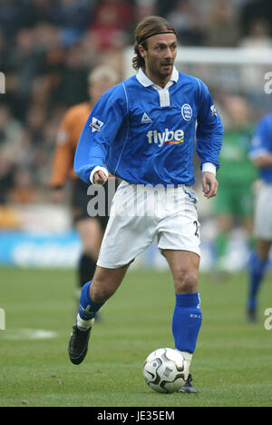 CHRISTOPHE DUGARRY Birmingham City FC MOLINEUX STADIUM WOLVERHAMPTON INGHILTERRA 08 Novembre 2003 Foto Stock