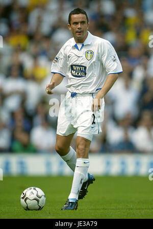 GARY KELLY Leeds United FC ELLAND ROAD LEEDS INGHILTERRA 17 Agosto 2003 Foto Stock