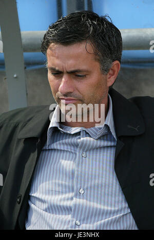 JOSE MOURINHO CHELSEA MANAGER VILLA PARK Birmingham Inghilterra 11 Settembre 2004 Foto Stock